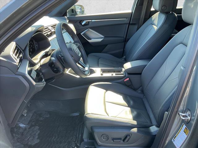 Used 2025 Audi Q3 2.0T Premium Plus w/ Premium Plus Package image 12