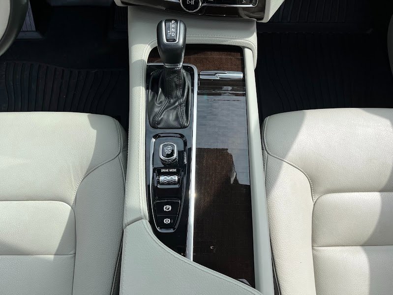 Used 2019 Volvo XC90 T6 Momentum w/ Protection Package Premier image 22