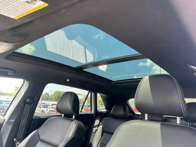 Used 2023 Volkswagen Atlas Cross Sport SE w/ Panoramic Sunroof Package FWD image 32