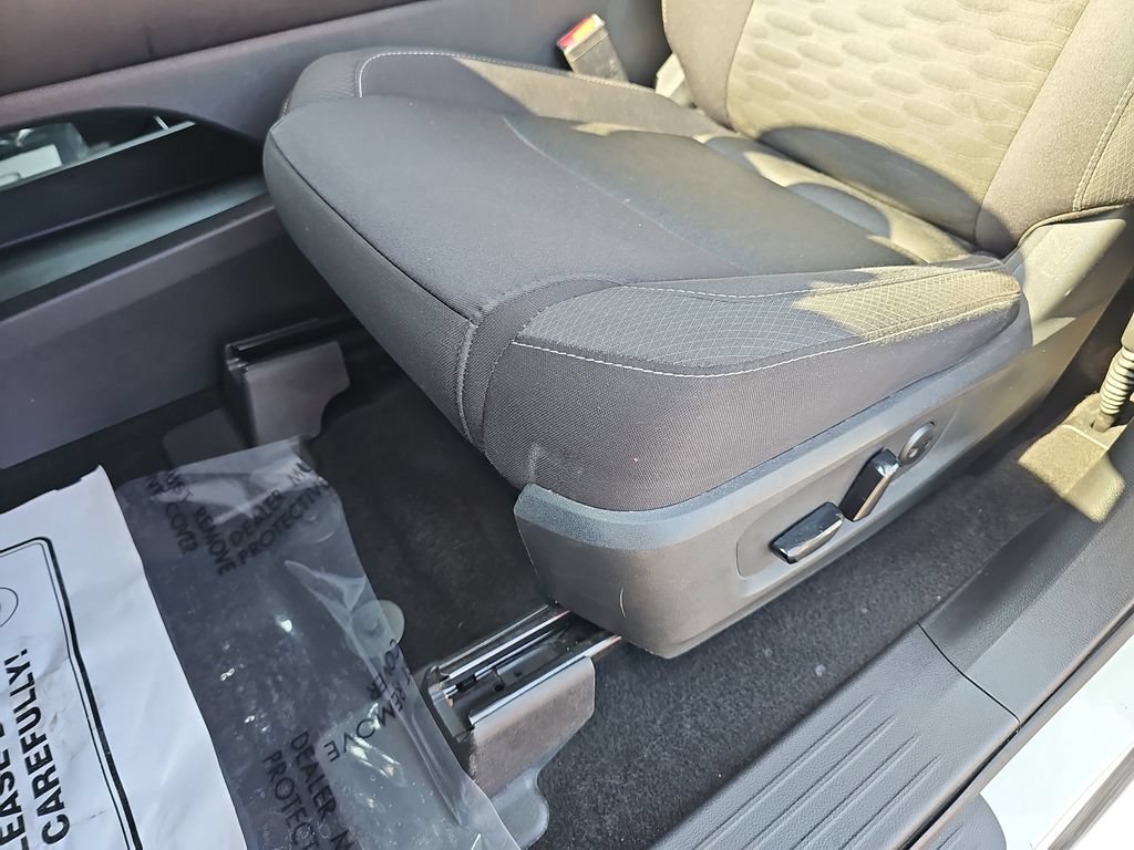 Used 2024 Nissan Pathfinder SV FWD image 27