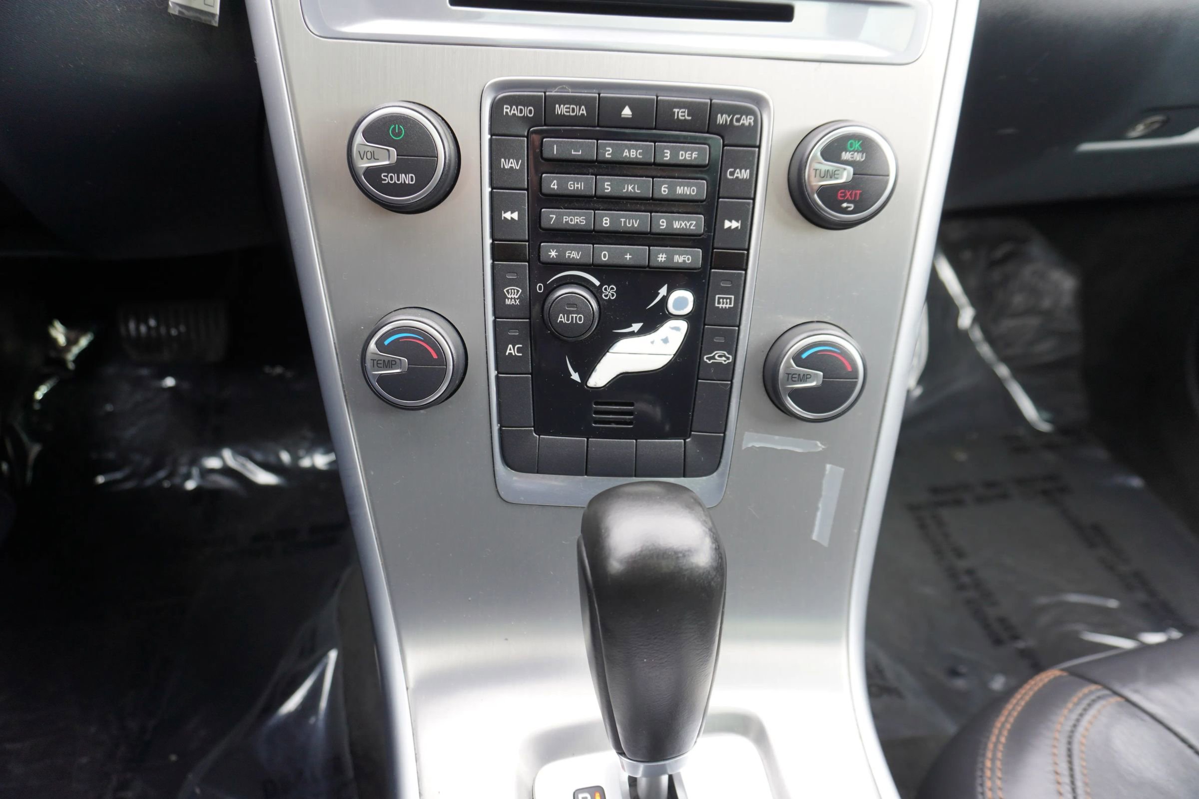 Used 2011 Volvo XC60 3.2 image 18