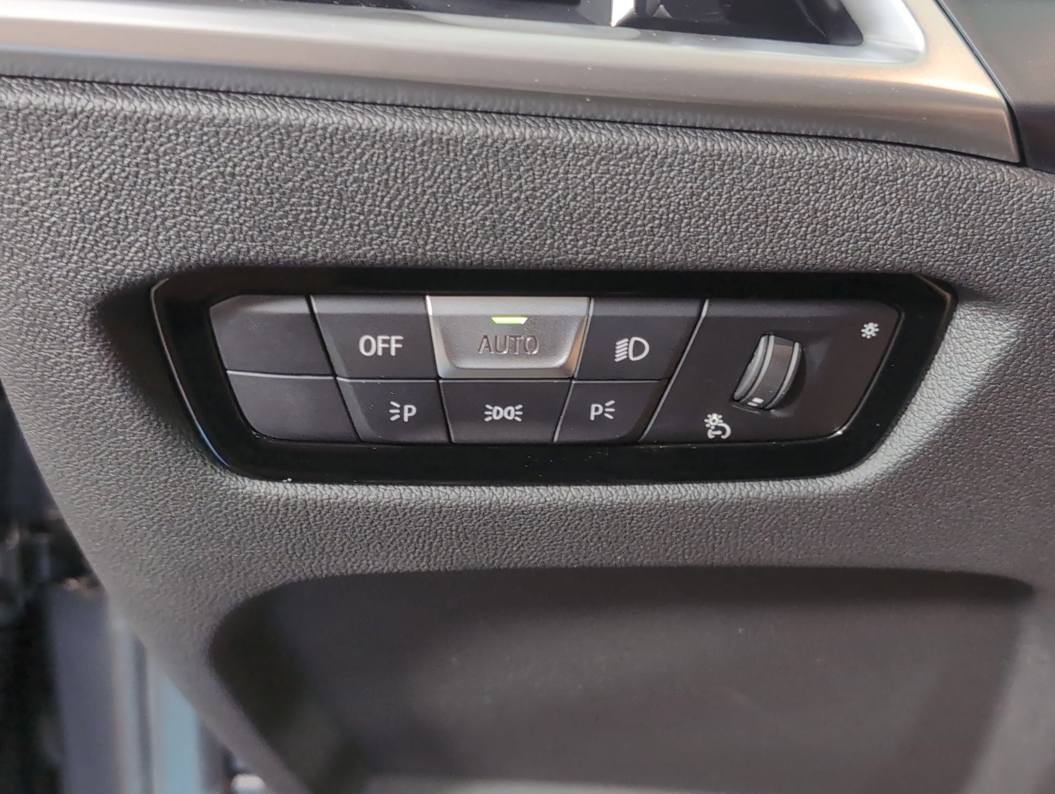 Used 2026 BMW 330i Sedan w/ M Sport Package image 27