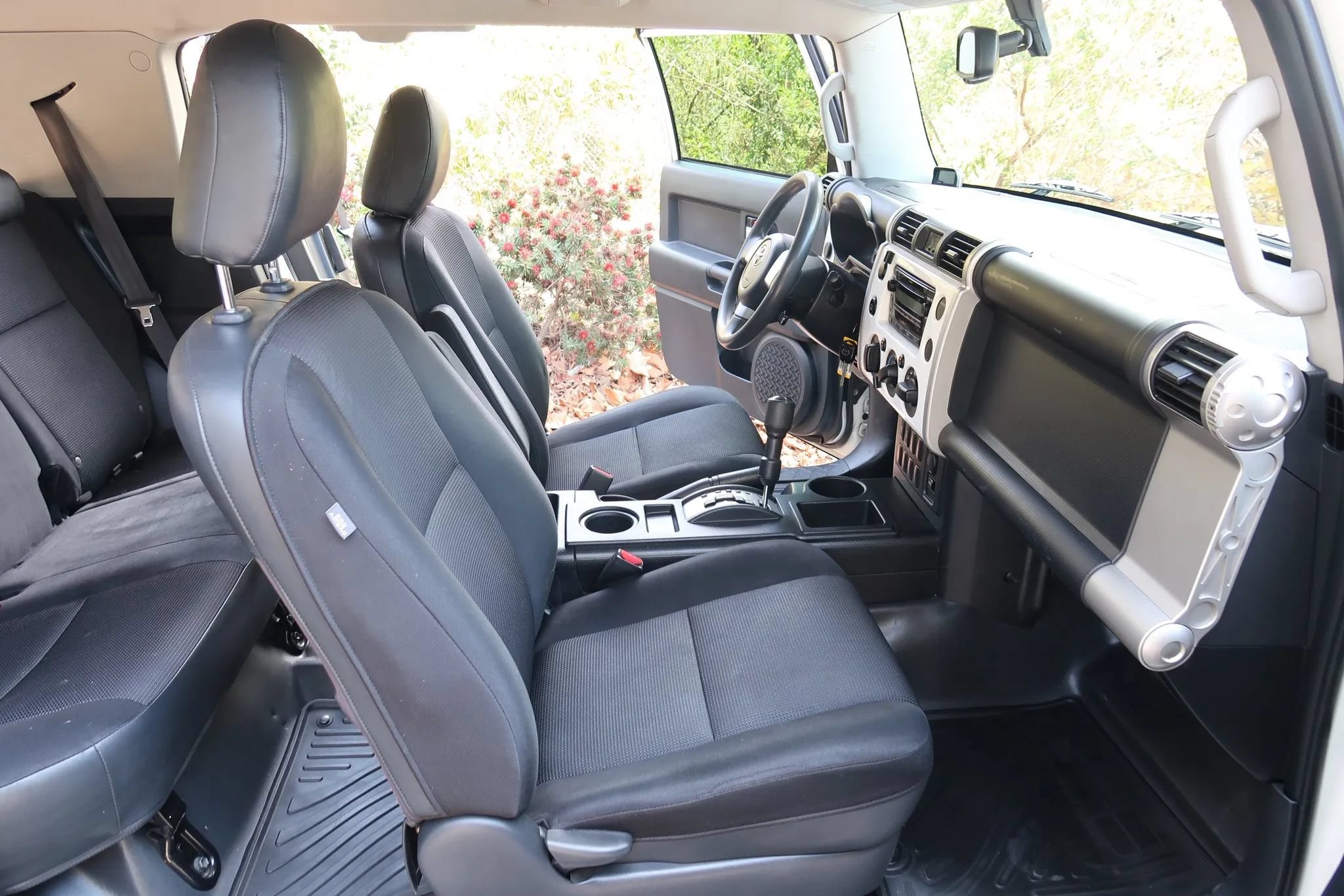 Used 2009 Toyota FJ Cruiser 2WD w/ TRD Sport Pkg image 31