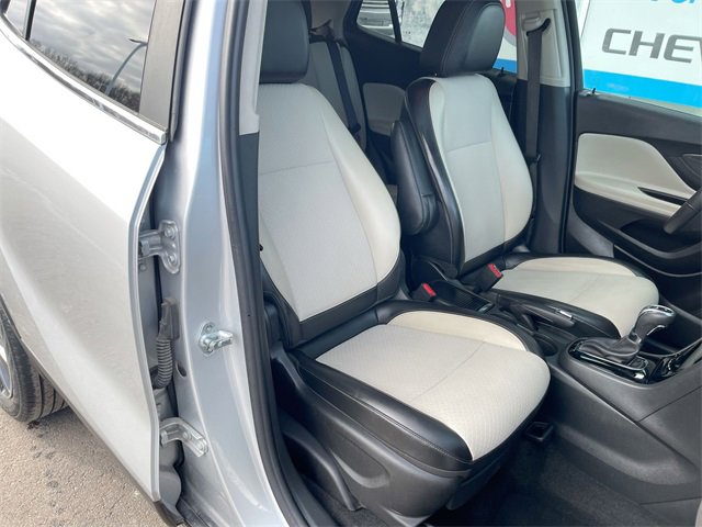 Used 2021 Buick Encore Preferred w/ Safety Package II image 28