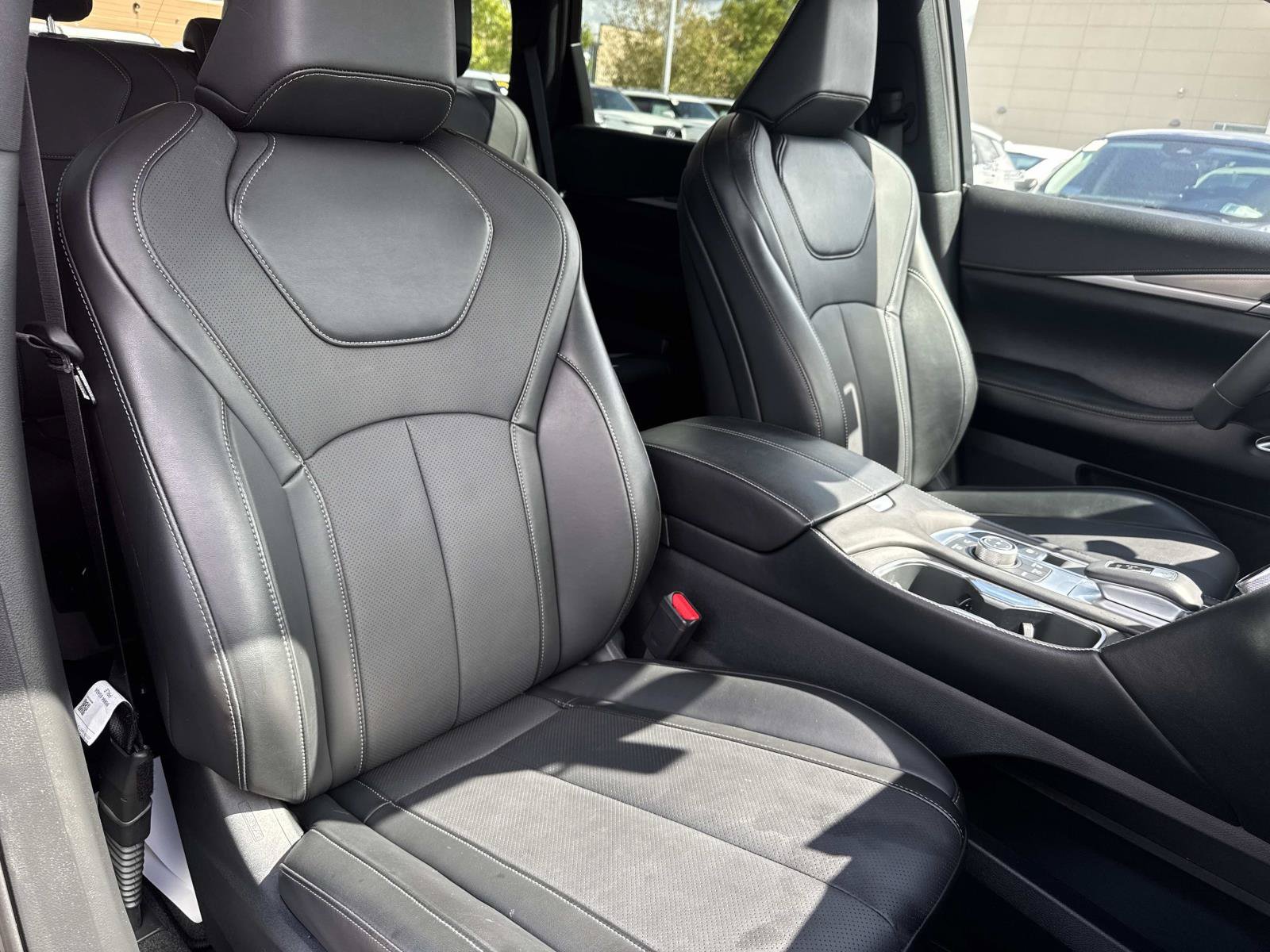 Certified 2026 INFINITI QX60 Luxe w/ Cargo Package FWD image 15