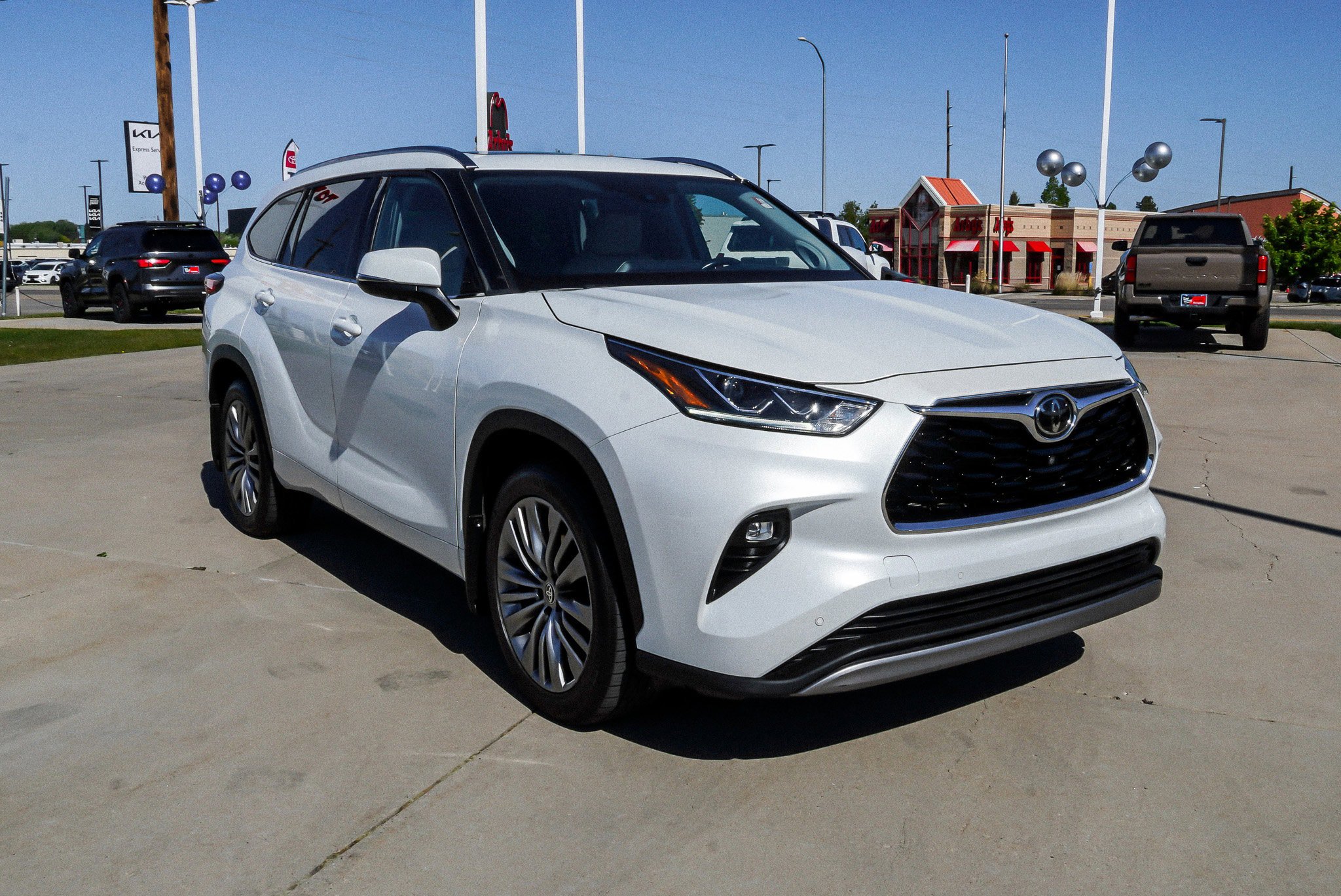 Used 2022 Toyota Highlander Platinum AWD/4WD video 2