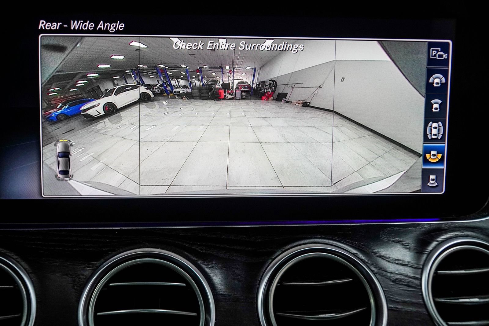 Used 2020 Mercedes-Benz E 350 4MATIC Sedan w/ Parking Assistance Package image 21