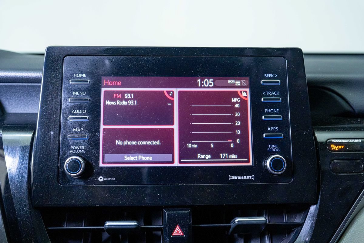 Used 2021 Toyota Camry SE w/ Convenience Package FWD image 5