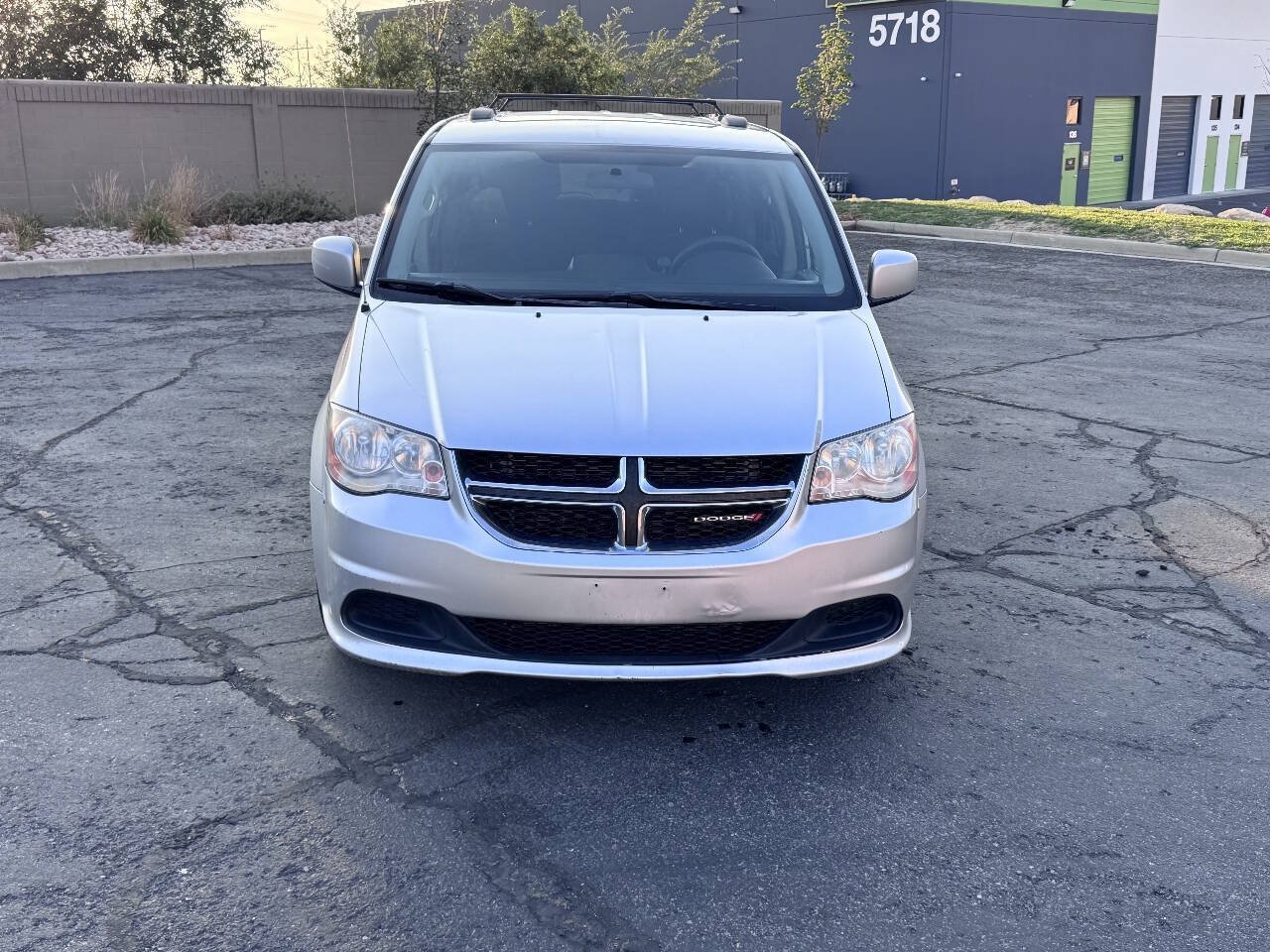Used 2012 Dodge Grand Caravan SXT FWD image 3