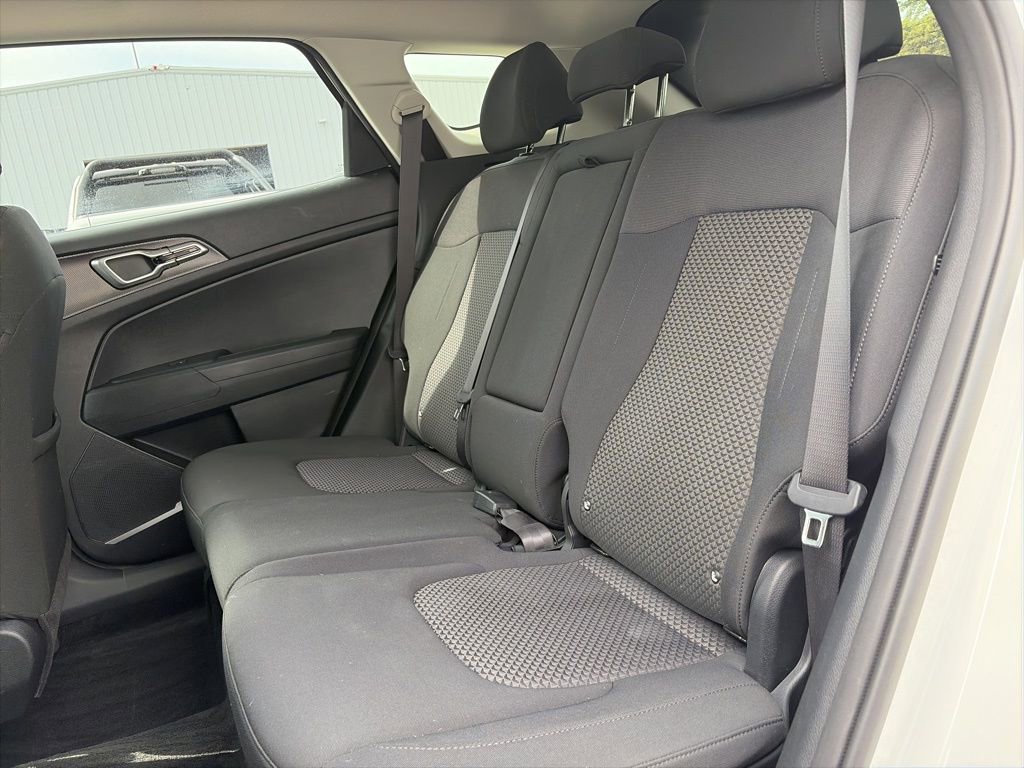 Used 2023 Kia Sportage LX image 11