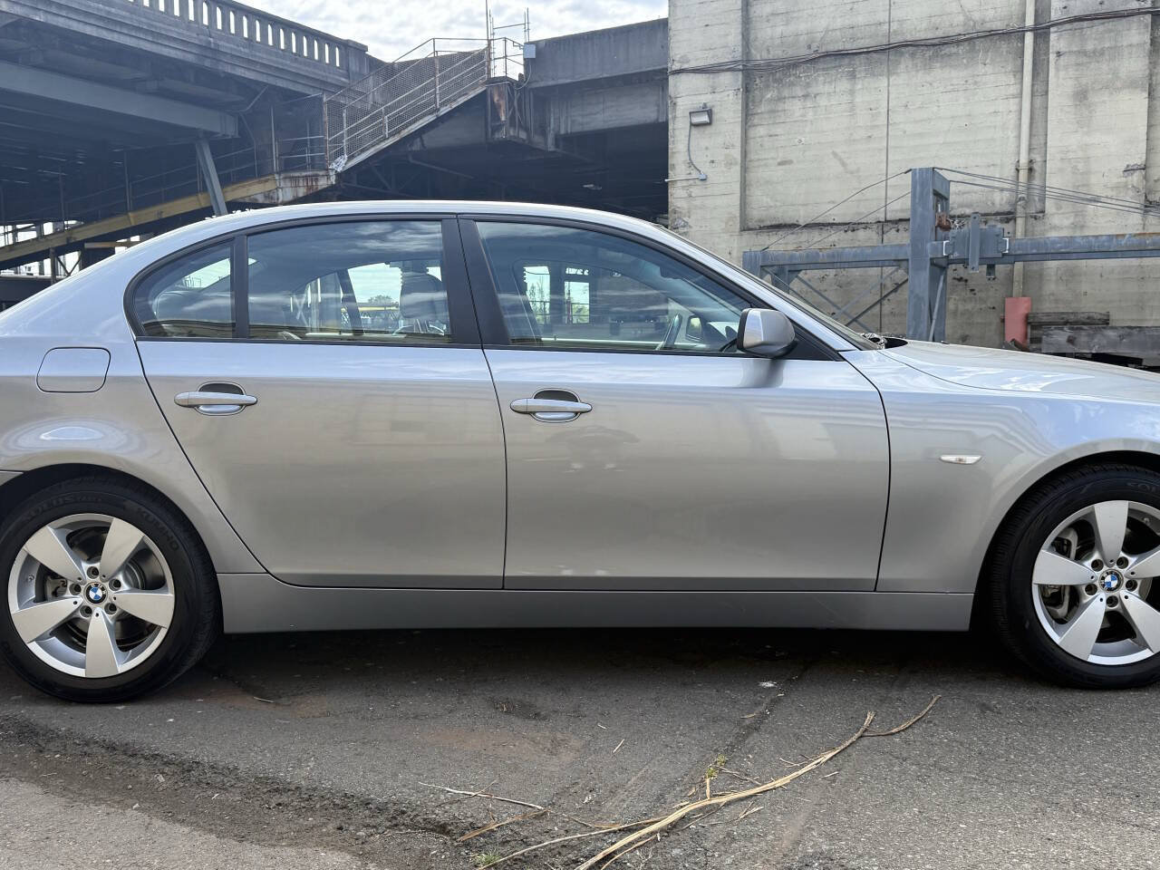 Used 2007 BMW 530xi Sedan AWD/4WD image 22
