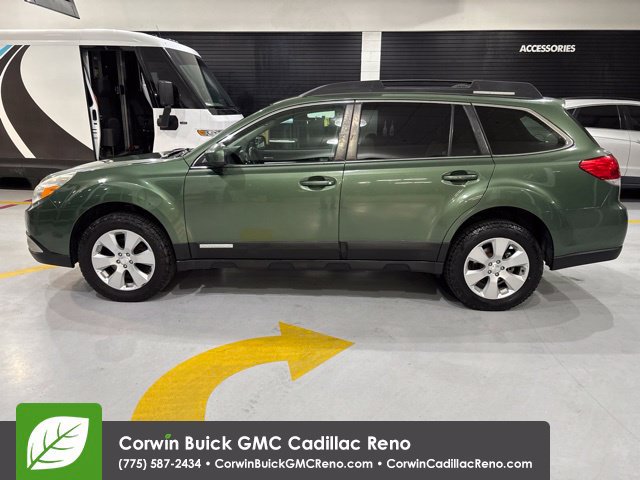 Used 2010 Subaru Outback 2.5i Premium AWD/4WD image 3