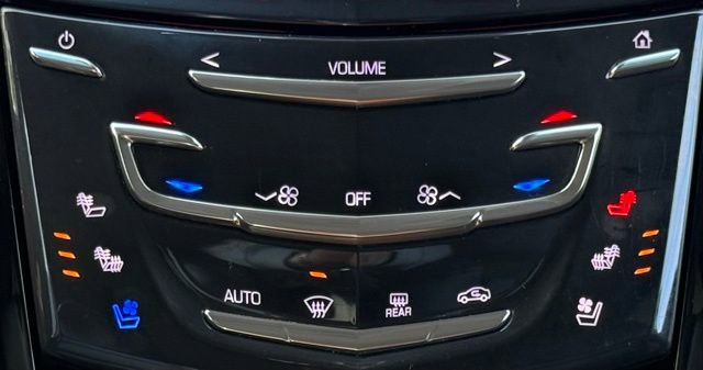 Used 2020 Cadillac Escalade Premium Luxury image 26