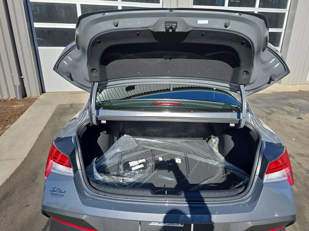 New 2026 Hyundai Elantra Blue image 13