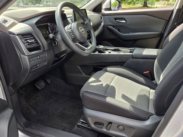 Used 2023 Nissan Rogue SV FWD image 15