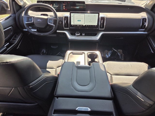 Certified 2025 Ford Expedition Platinum AWD/4WD image 16