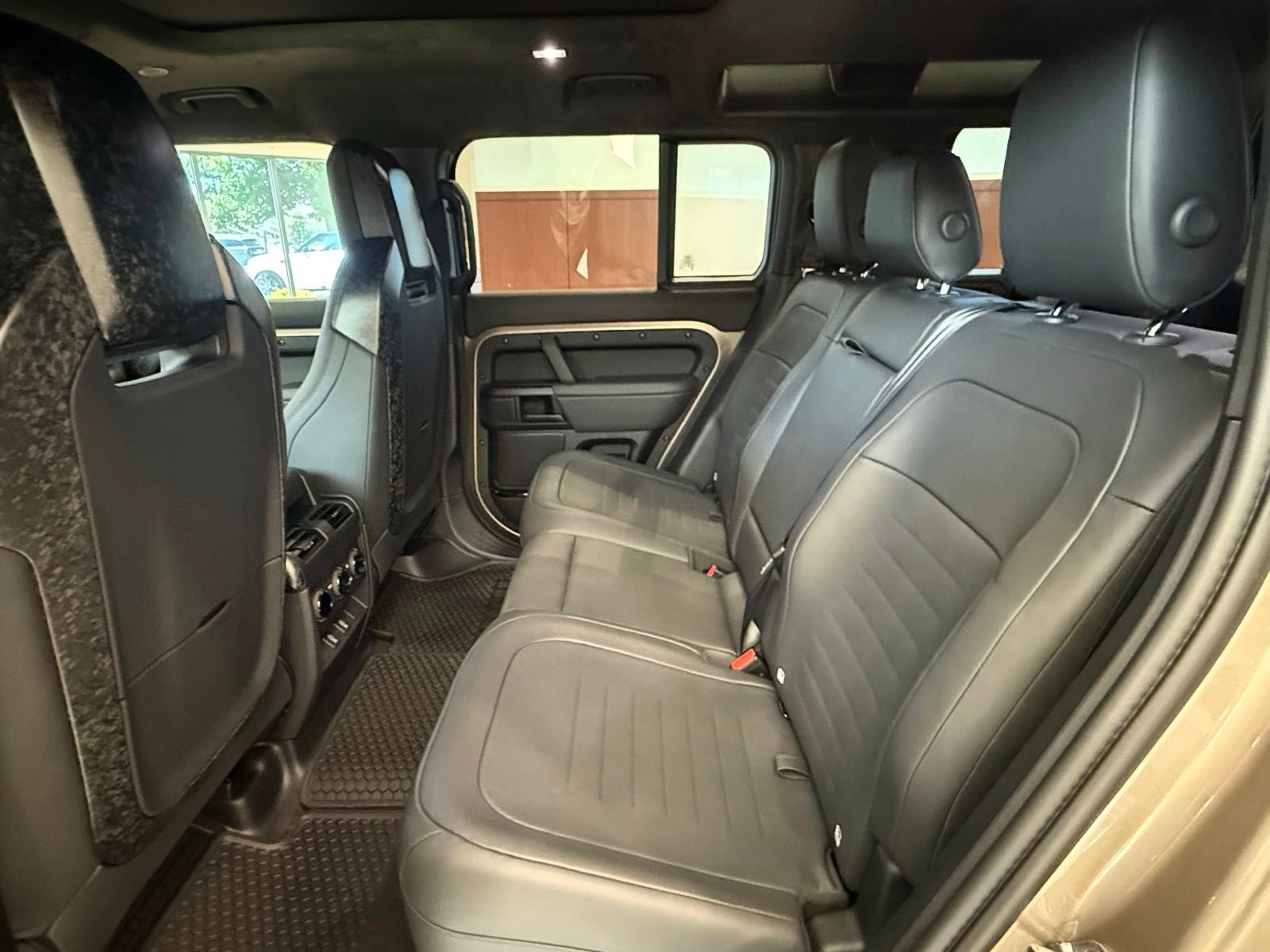 New 2026 Land Rover Defender 110 OCTA AWD/4WD image 16