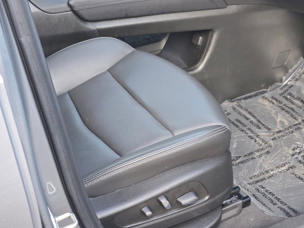 Certified 2025 Cadillac XT6 Premium Luxury FWD image 7