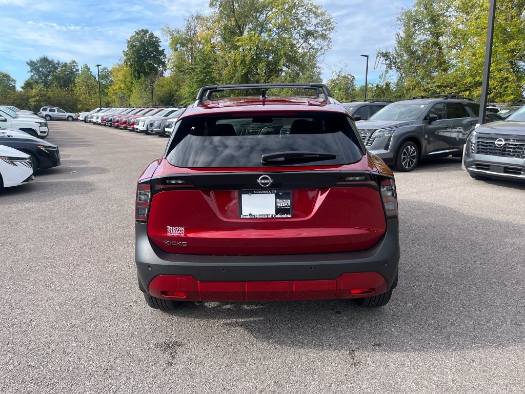 New 2027 Nissan Kicks SR w/ SR Premium Package FWD image 9