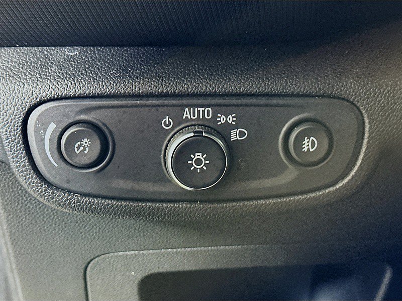 Used 2023 Chevrolet TrailBlazer ACTIV w/ Sun and Liftgate Package AWD/4WD image 10