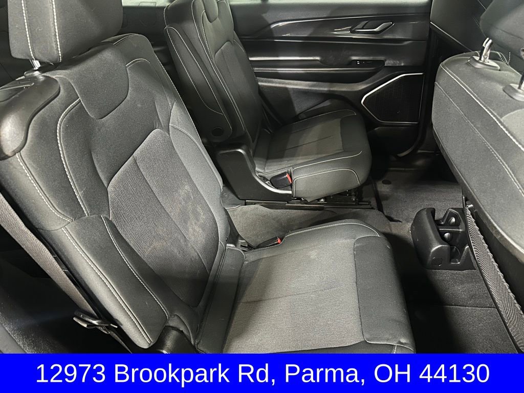 Used 2022 Jeep Grand Cherokee L Laredo w/ Luxury Tech Group I AWD/4WD image 23