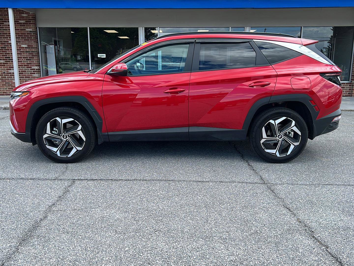 Used 2023 Hyundai Tucson SEL w/ Convenience Package AWD/4WD image 2