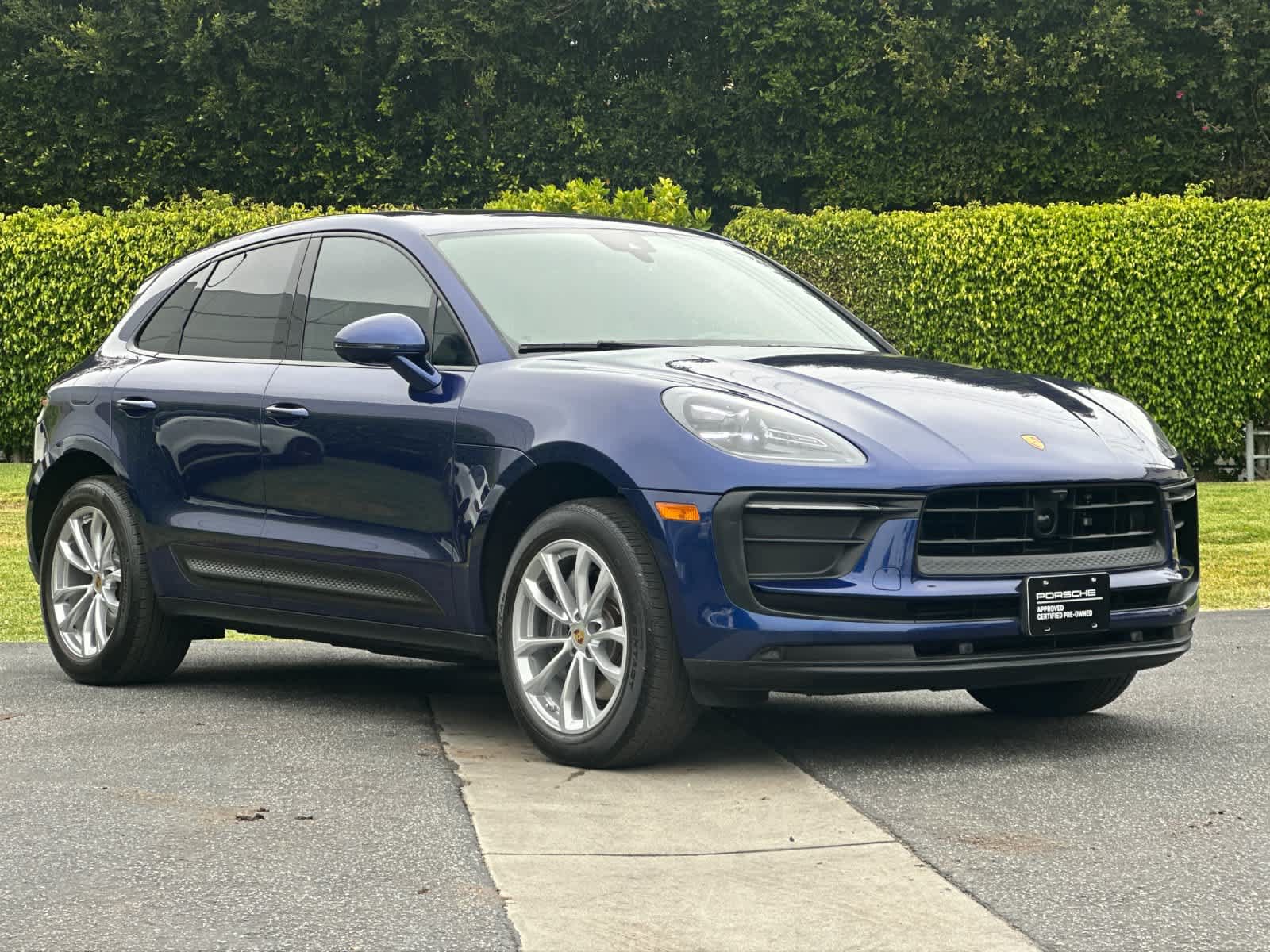 Certified 2024 Porsche Macan AWD/4WD image 10