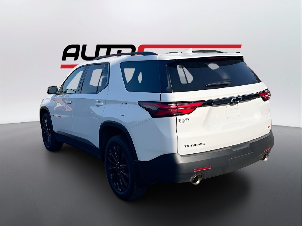 Used 2023 Chevrolet Traverse RS w/ LPO, Cargo Package FWD image 5