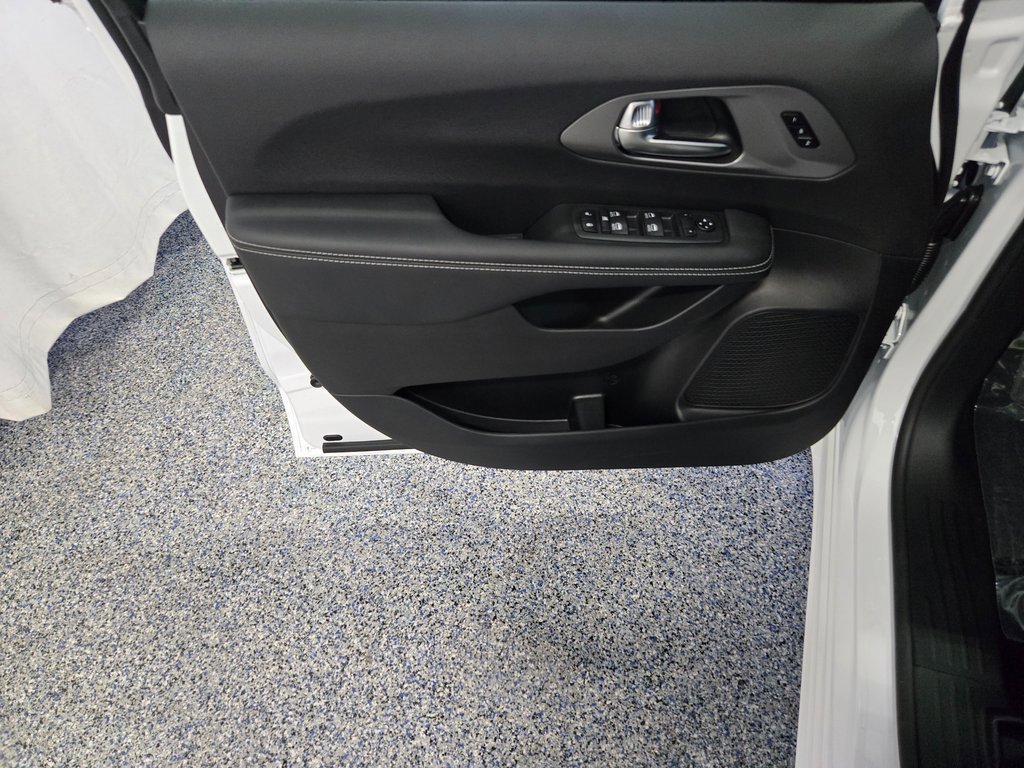 New 2025 Chrysler Pacifica Select image 9