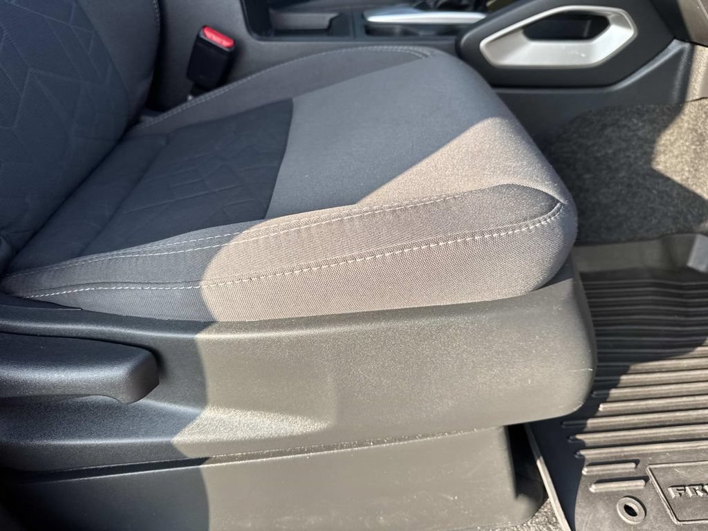 Used 2025 Nissan Frontier SV RWD image 12