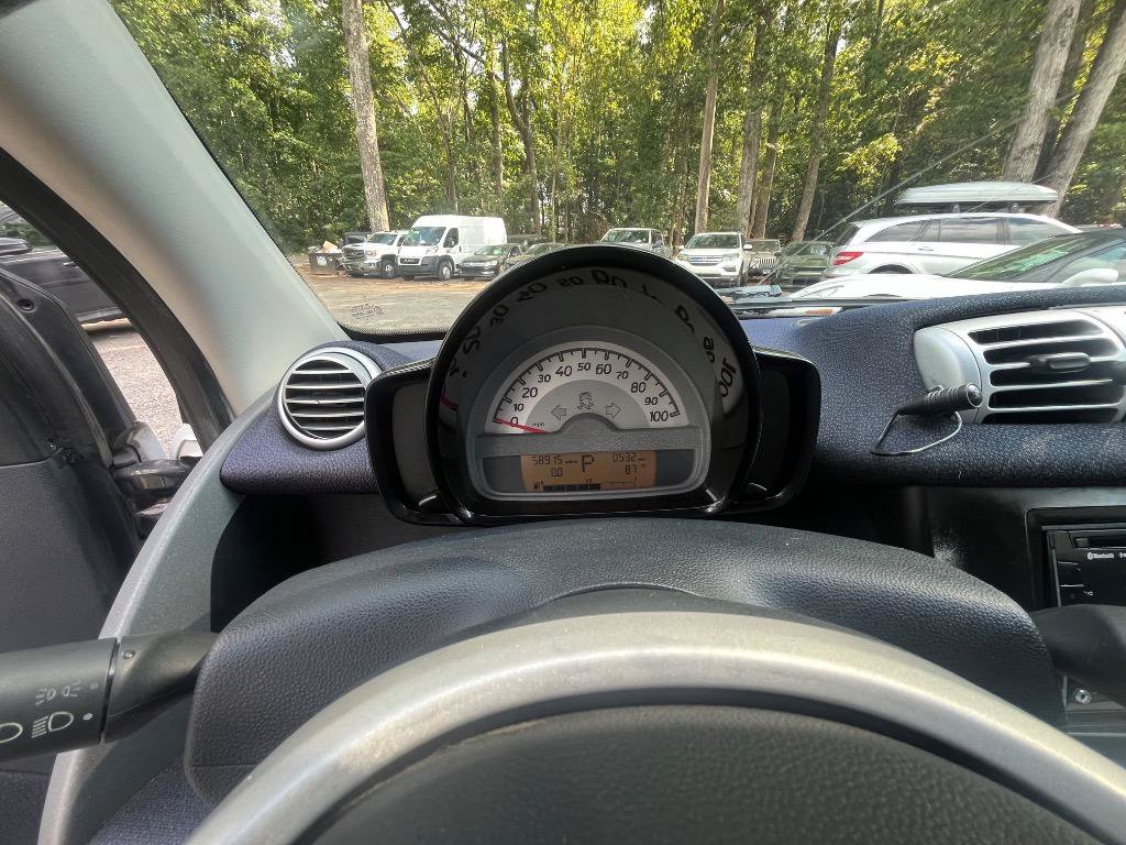 Used 2014 smart fortwo pure RWD image 15