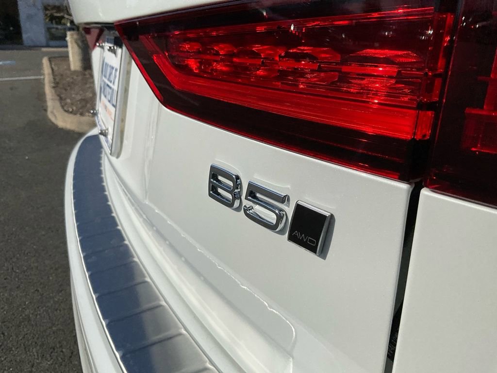 New 2026 Volvo V60 B5 Cross Country Ultra w/ Protection Package Premier image 17