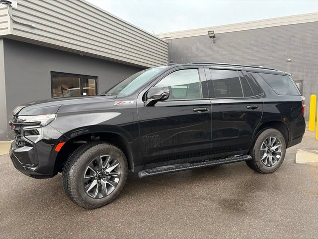 Used 2024 Chevrolet Tahoe Z71 w/ Luxury Package AWD/4WD image 5