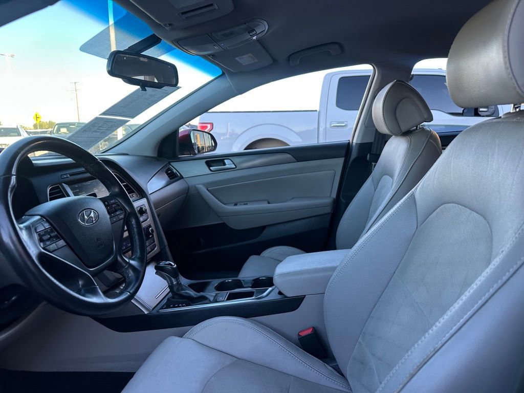 Used 2016 Hyundai Sonata Sport w/ Option Group 02 image 13