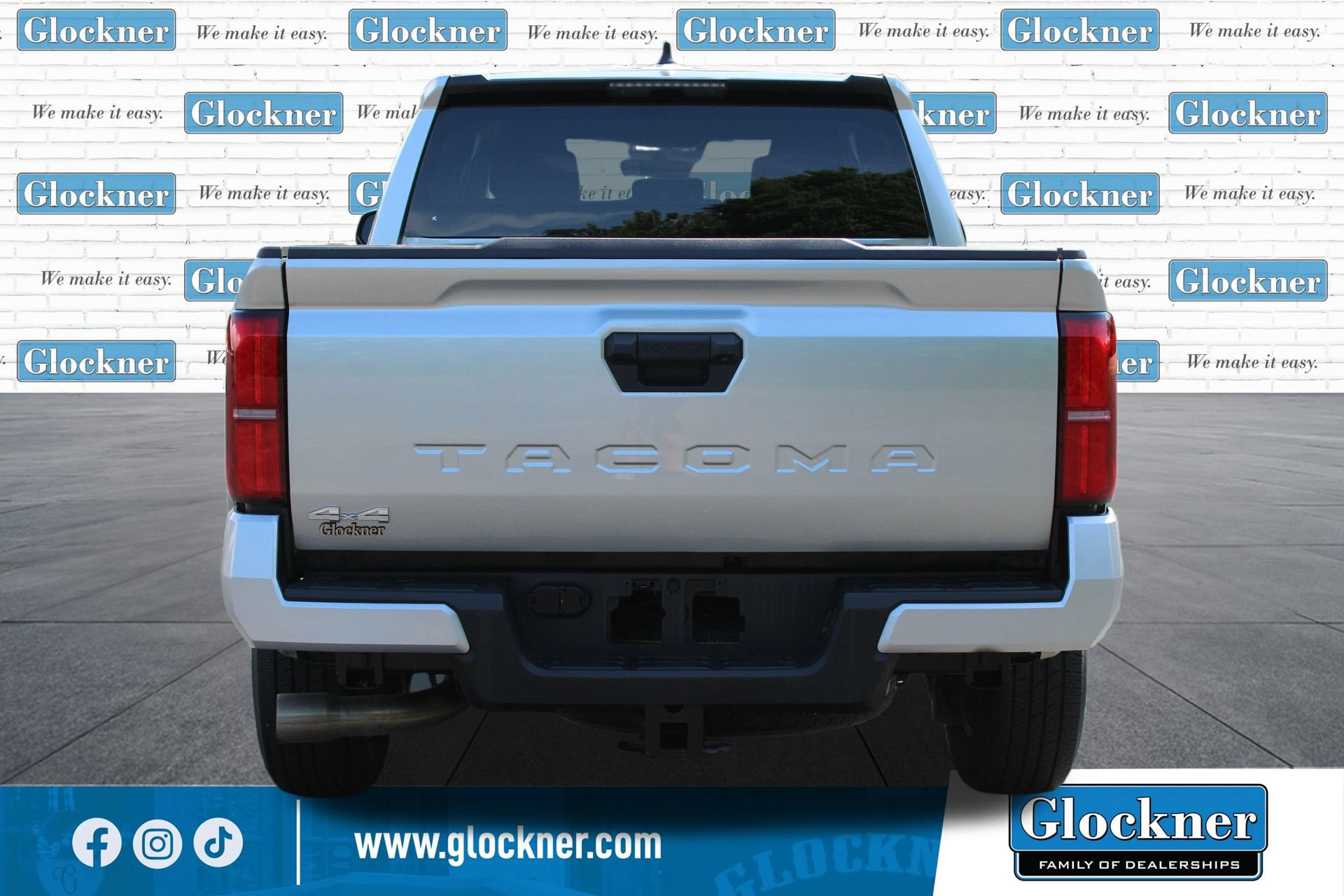 Used 2025 Toyota Tacoma SR5 AWD/4WD image 7