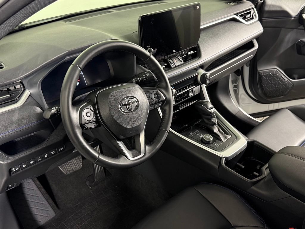 Used 2023 Toyota RAV4 XSE AWD/4WD image 12