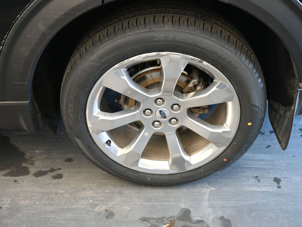 Used 2020 Ford Explorer Platinum w/ Premium Technology Package image 14