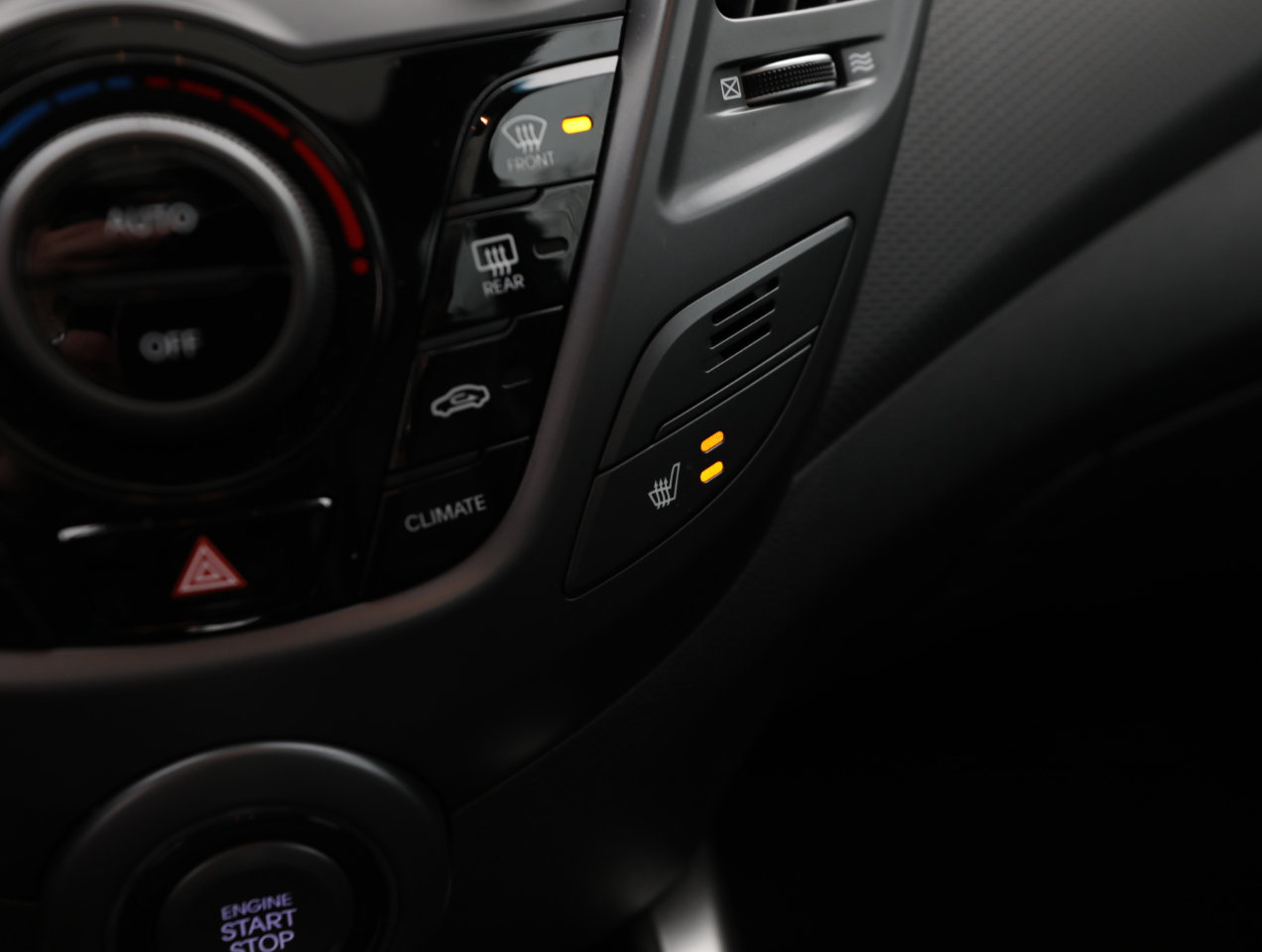 Used 2016 Hyundai Veloster Turbo w/ Option Group 04 image 22