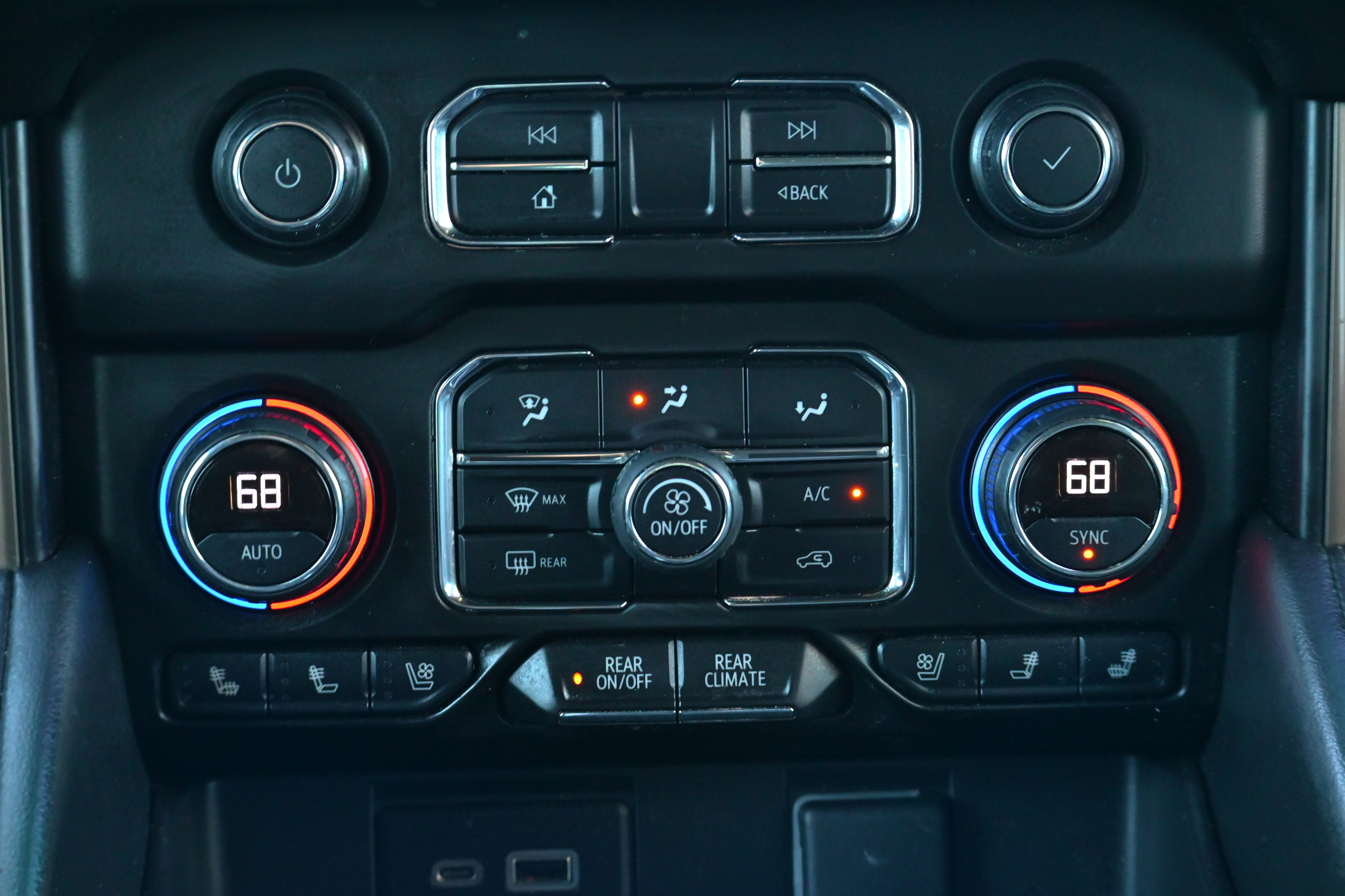 Used 2021 Chevrolet Suburban High Country image 14