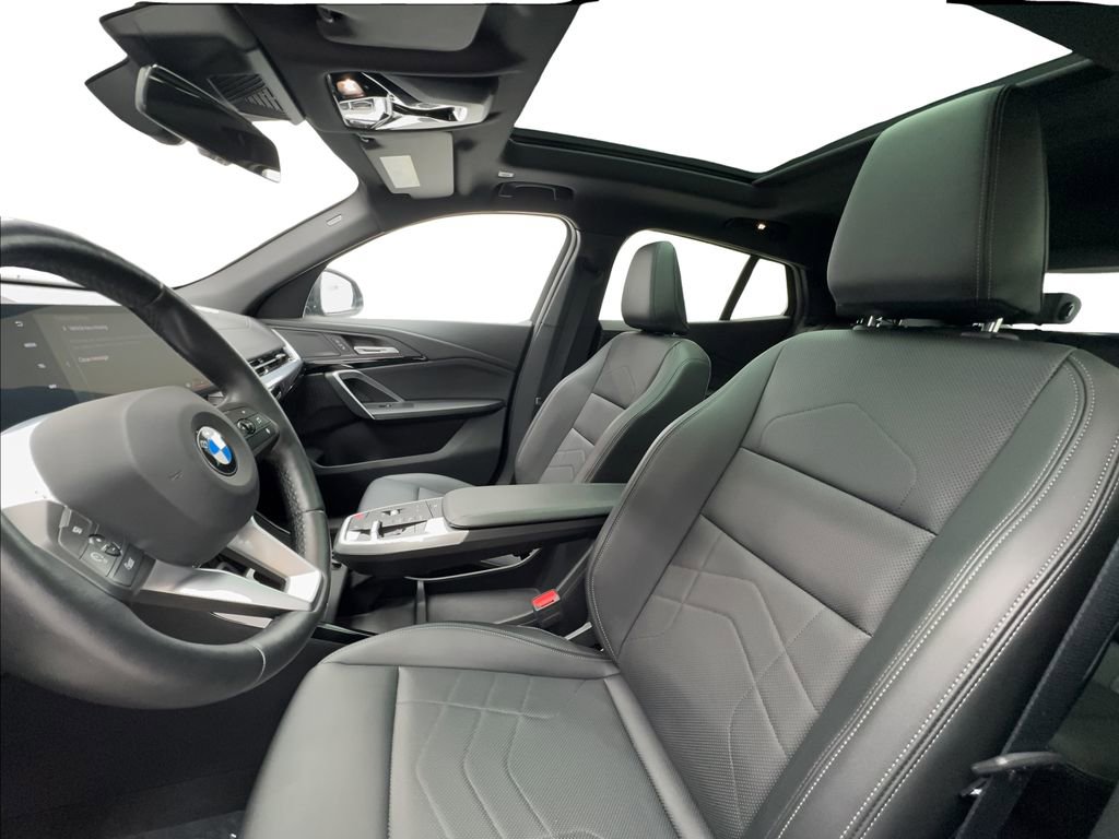 Used 2025 BMW X2 xDrive28i AWD/4WD image 19