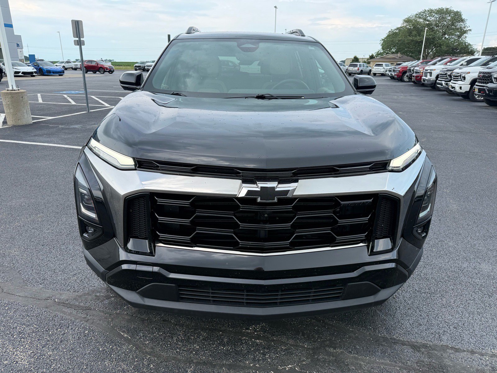 Used 2025 Chevrolet Equinox ACTIV w/ Safety and Technology Package FWD image 9