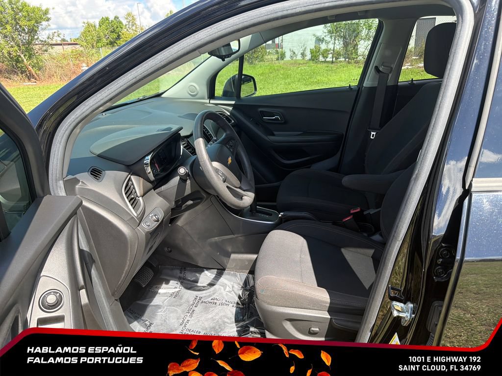 Used 2022 Chevrolet Trax LS w/ Tint and Cruise Package FWD image 12