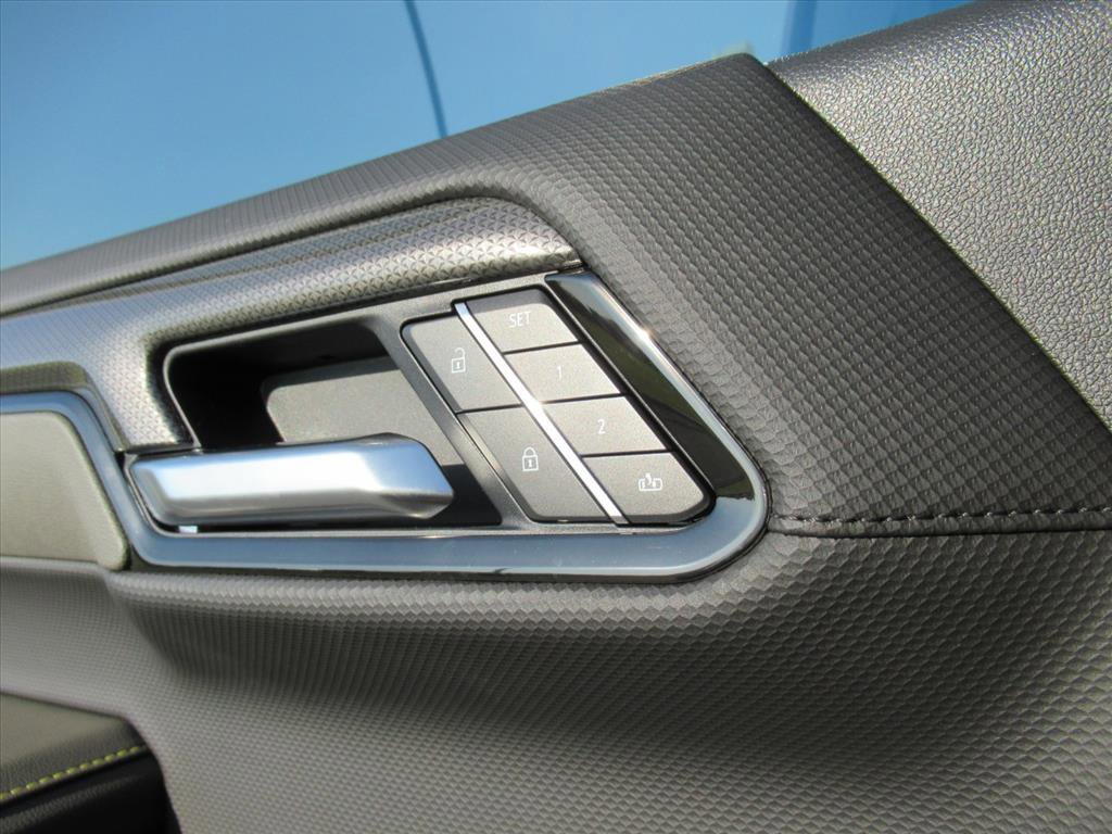 Used 2025 Chevrolet Silverado 1500 ZR2 w/ Technology Package image 30