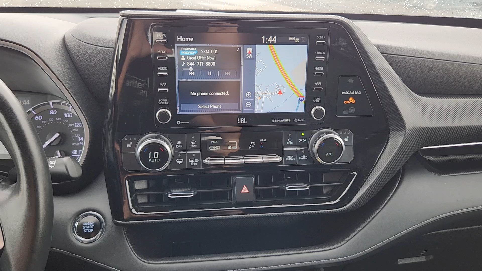 Used 2022 Toyota Highlander XSE FWD image 14