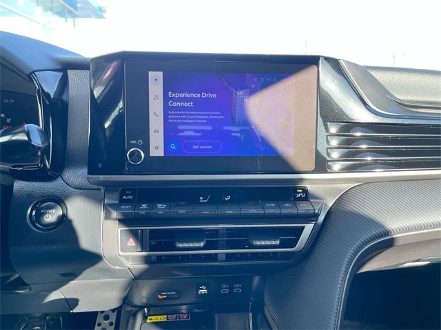 Used 2025 Toyota Camry SE image 13