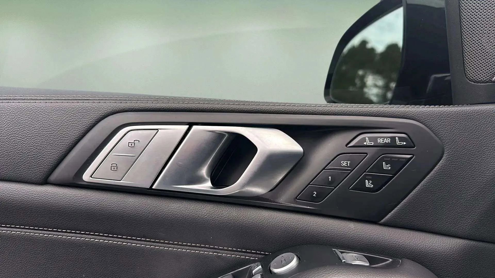 Used 2020 BMW X7 xDrive40i w/ M Sport Package image 7