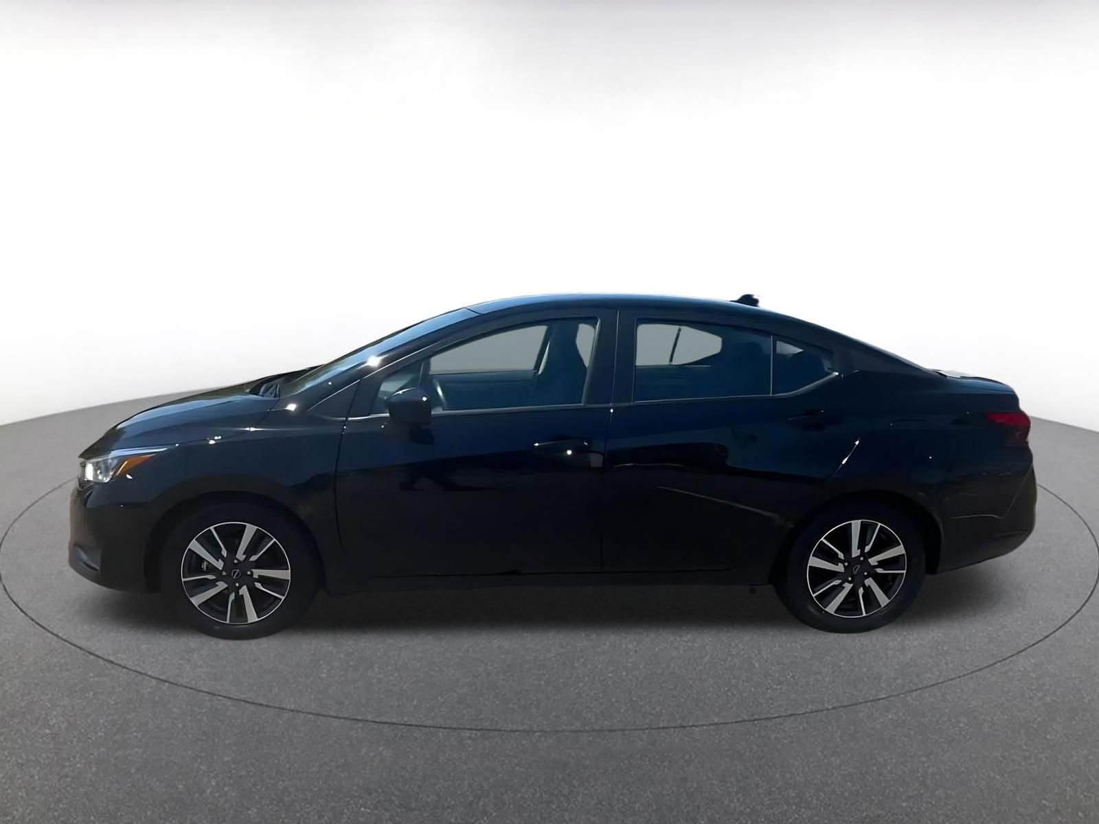 Used 2025 Nissan Versa SV FWD image 8