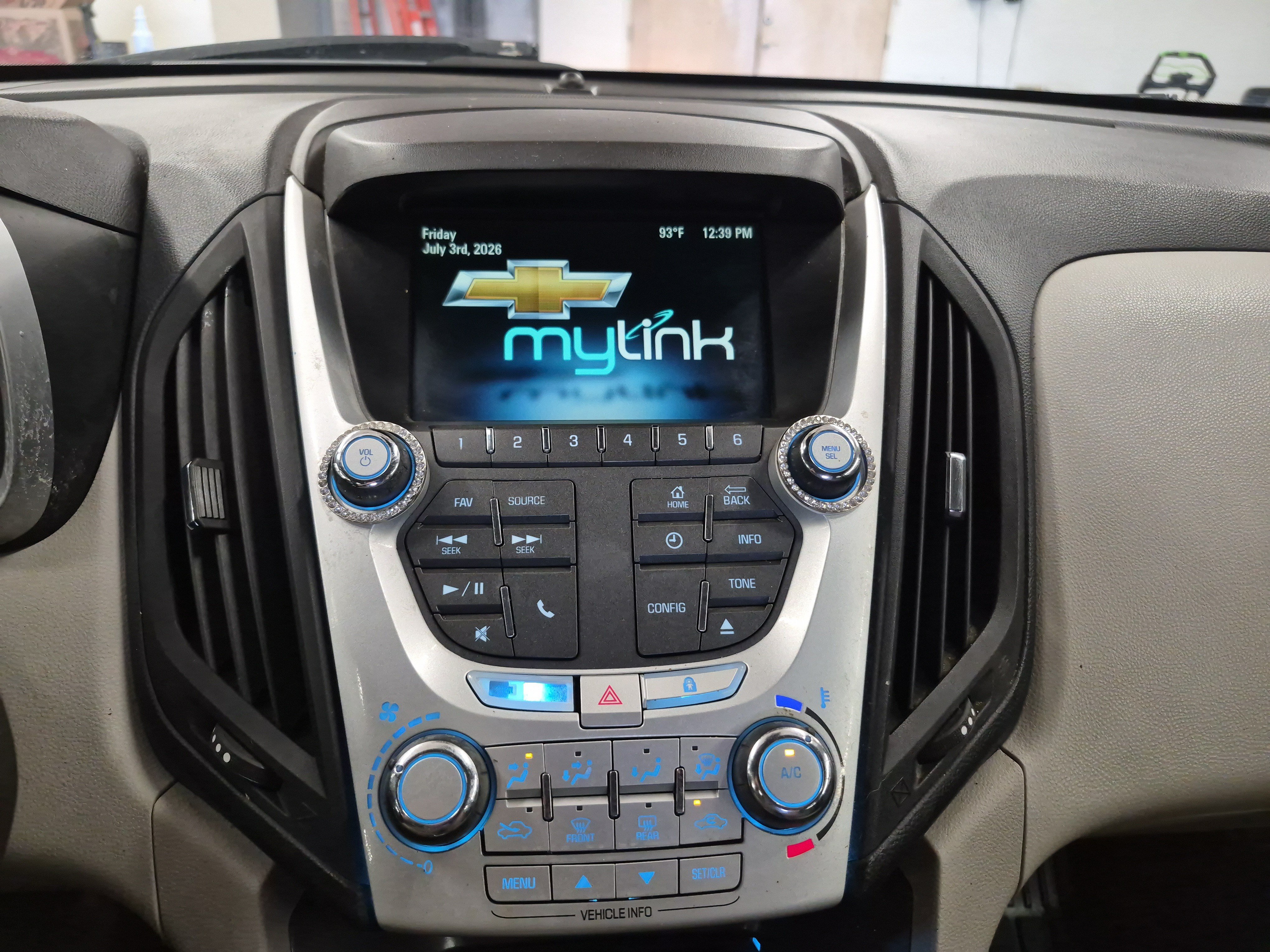 Used 2015 Chevrolet Equinox LT w/ Driver Convenience Package FWD image 30