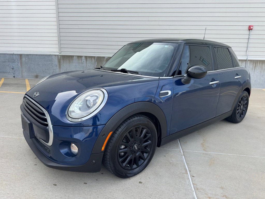 Used 2016 MINI Cooper 4-Door Hardtop image 1