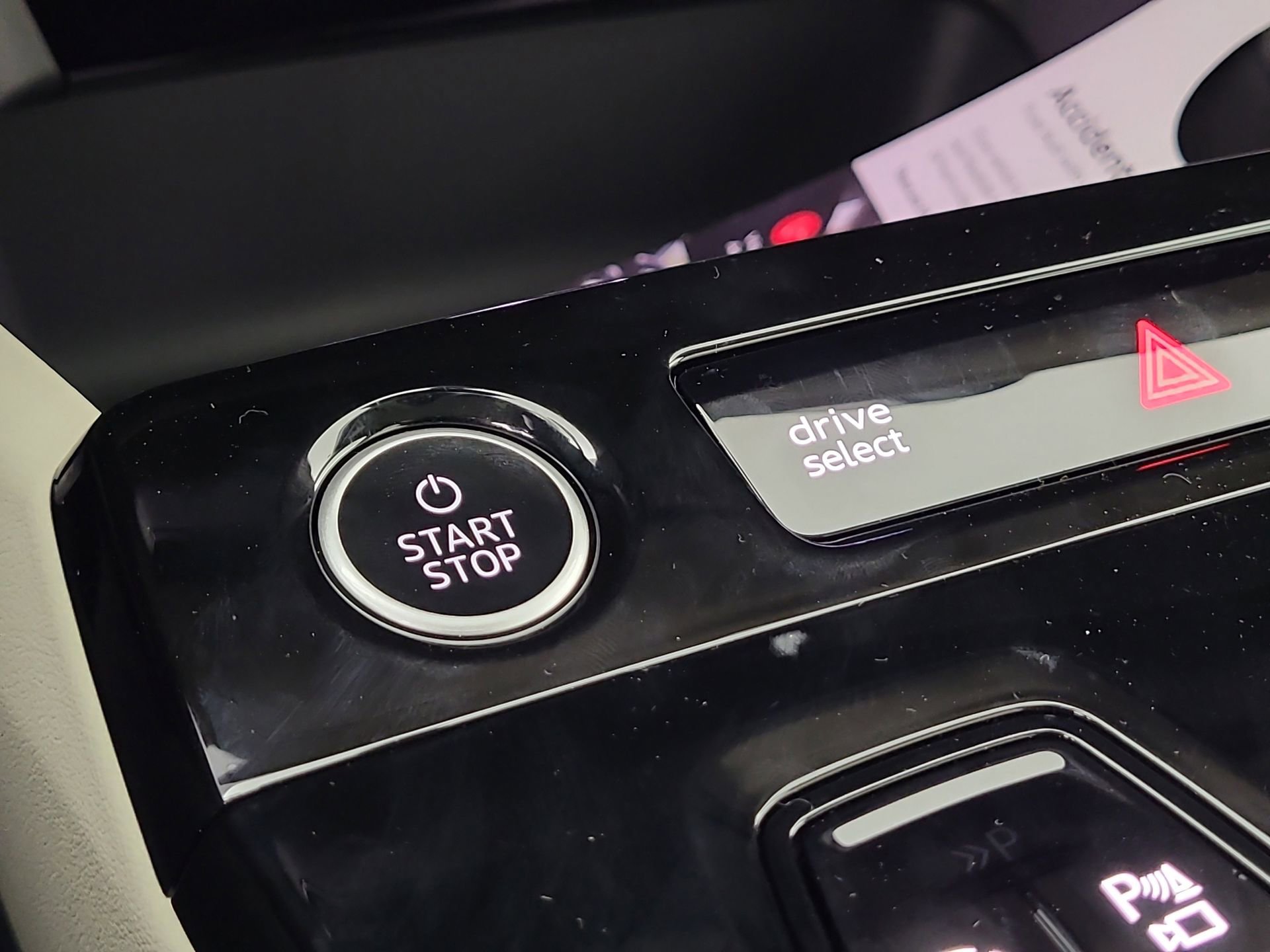 New 2025 Audi Q6 e-tron Premium Plus image 34